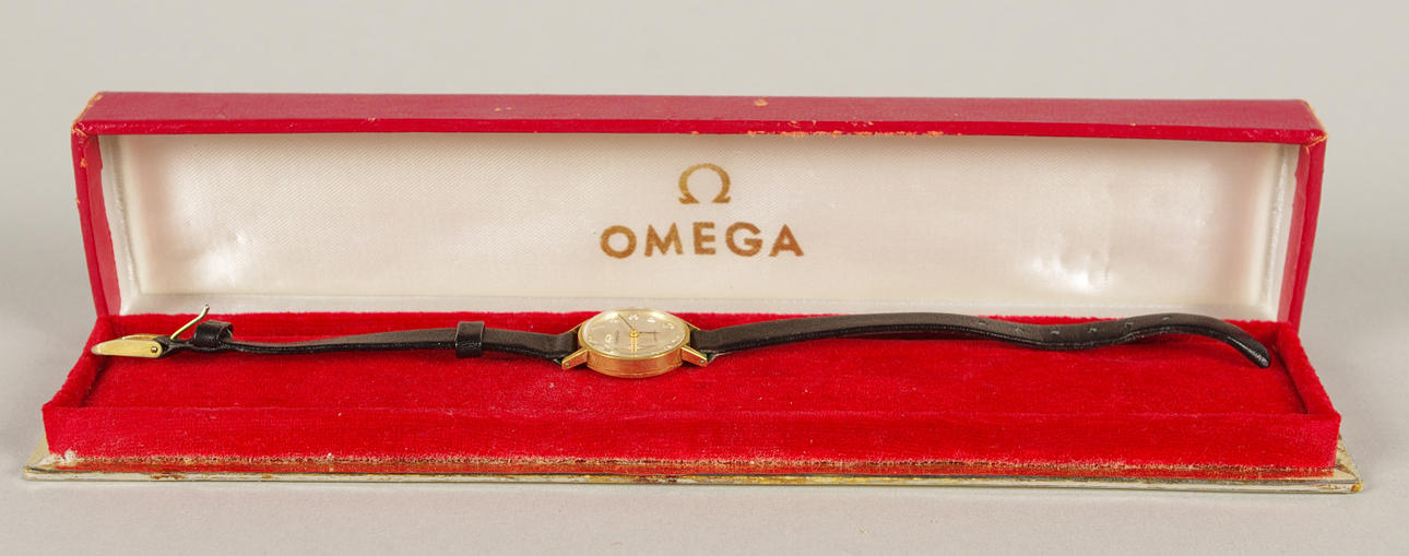 DAMARMBANDSUR, Omega Geneve.