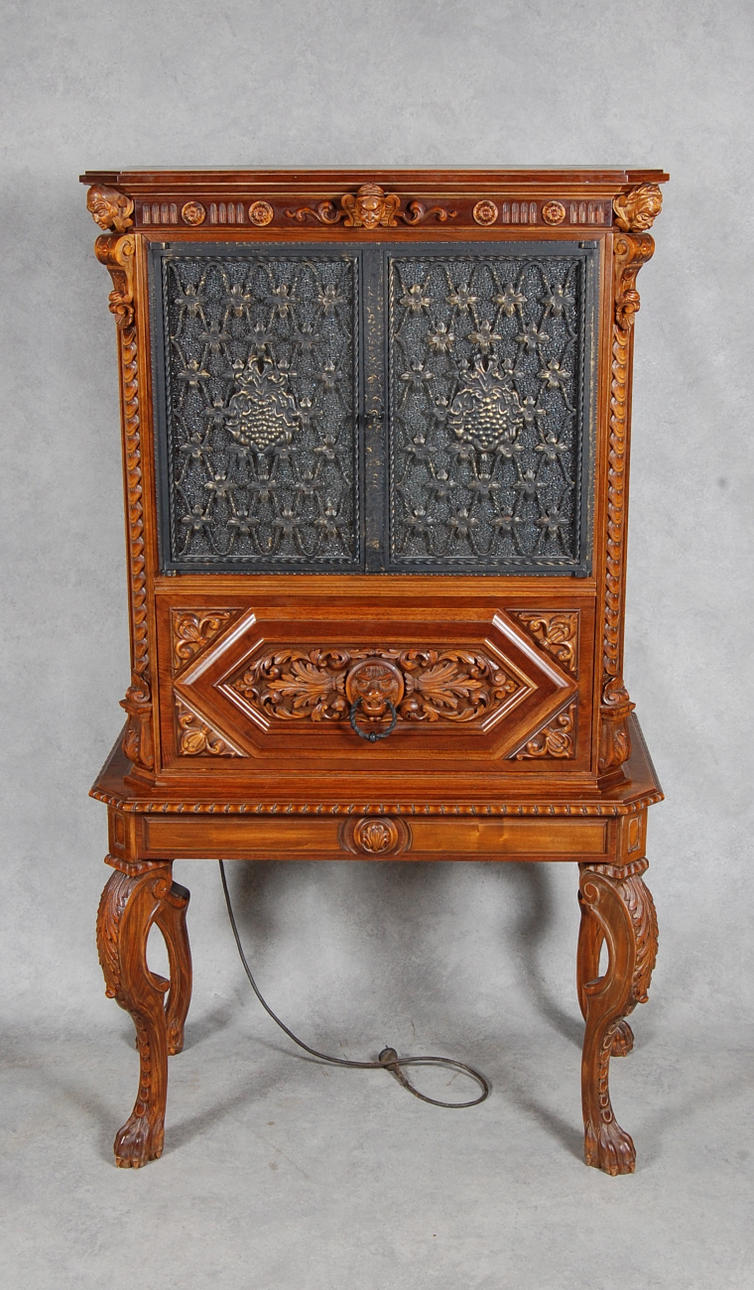 BARSKÅP, riktskuret, barockstil 1900-tal.