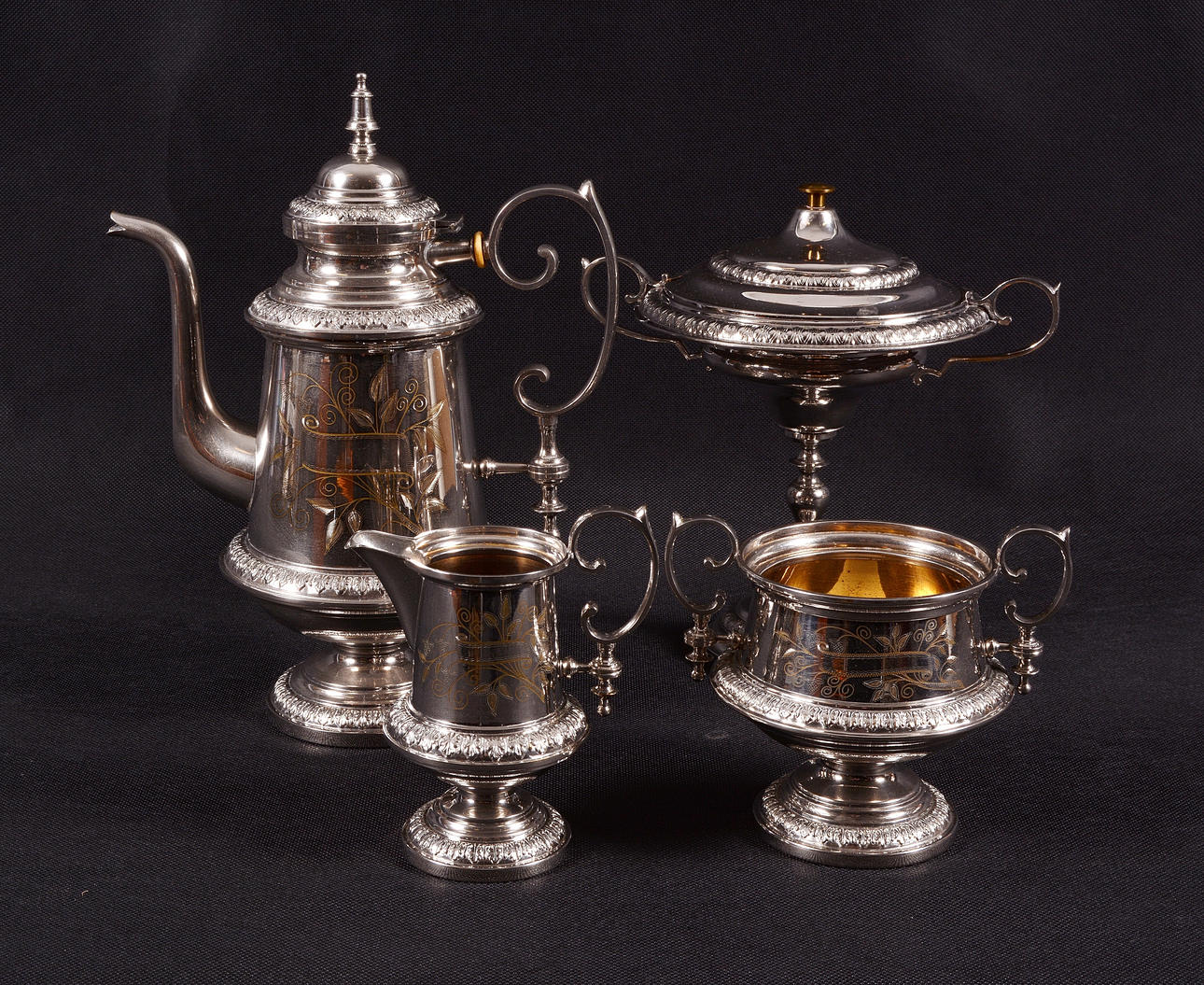 OBJETOS DE NIQUEL, 4 partes, 1900.