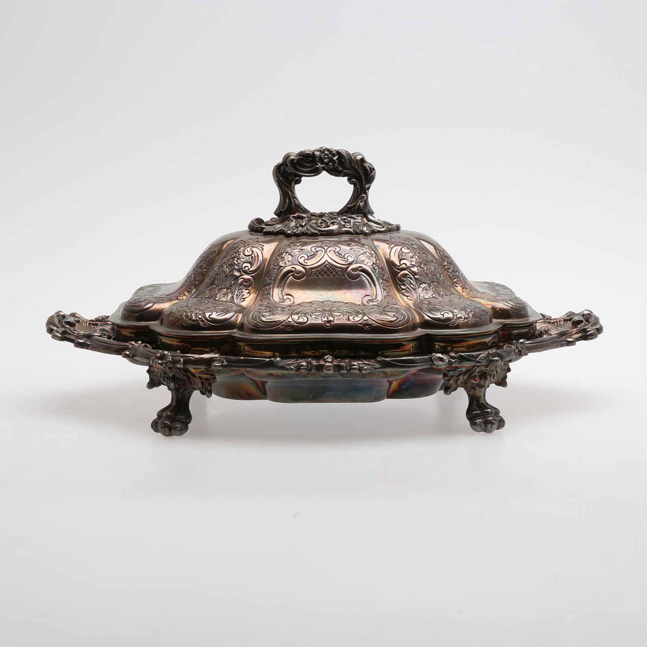 SERVING CART, rococo style, plates.