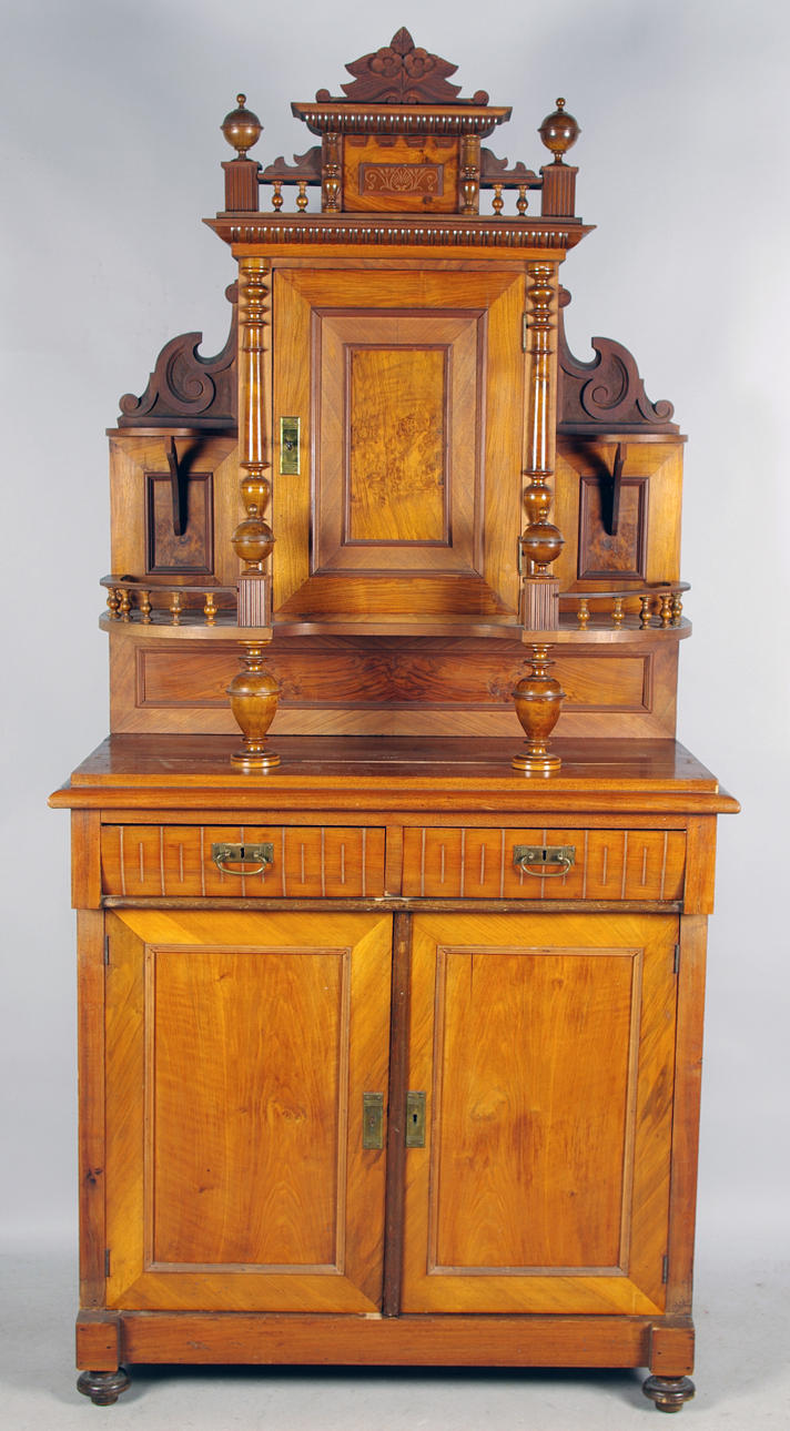 SKÄNK MED ÖVERSKÅP, mahogny/fur, nyrenässans, sent 1800-tal.