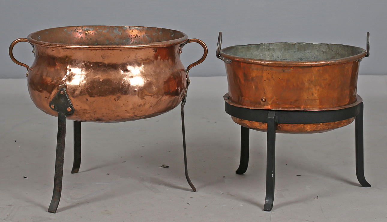 KOPPARKITTLAR PÅ BEN, 2 st.