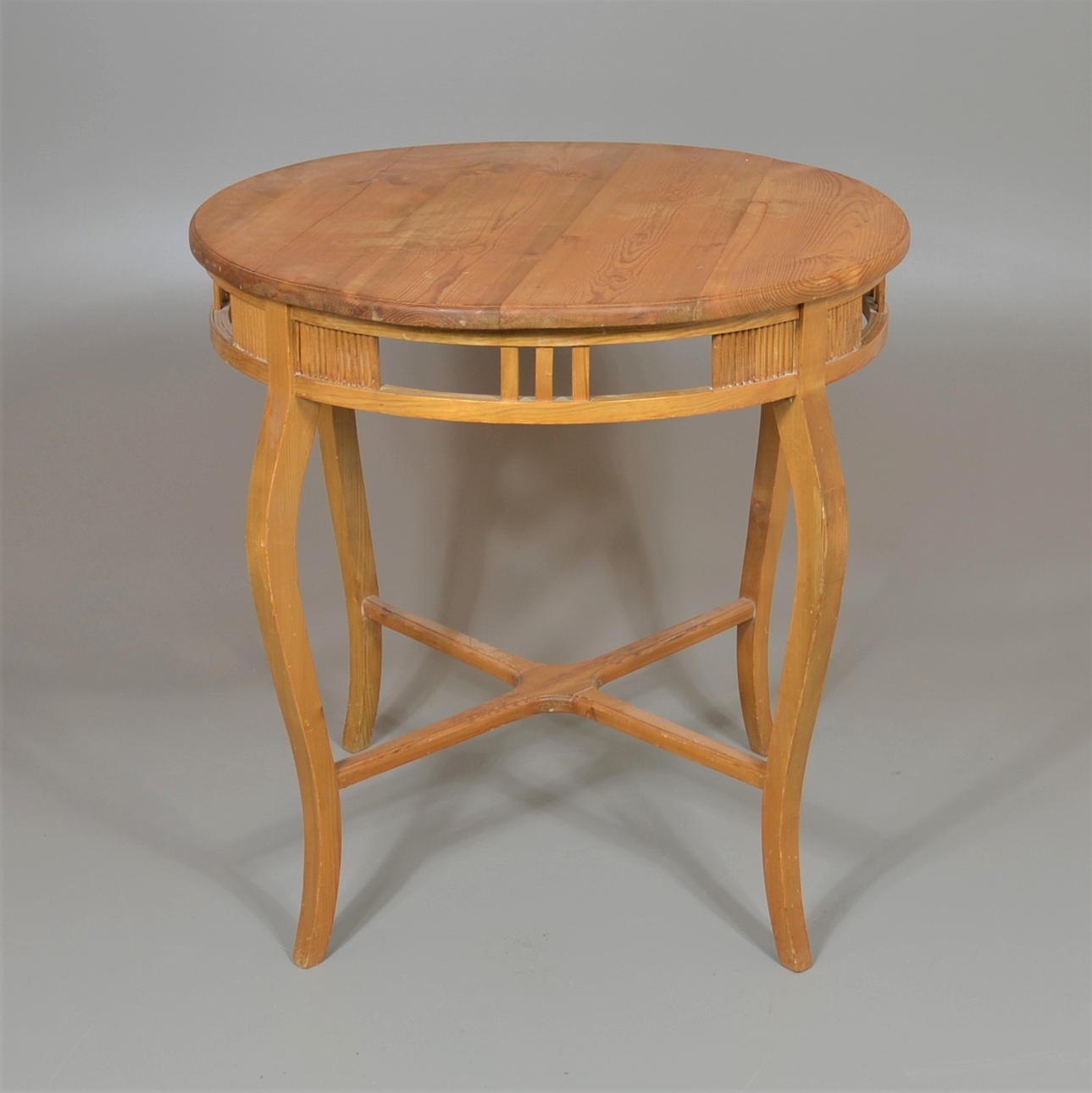 BORD. Avlutat, tidigt 1900-tal.