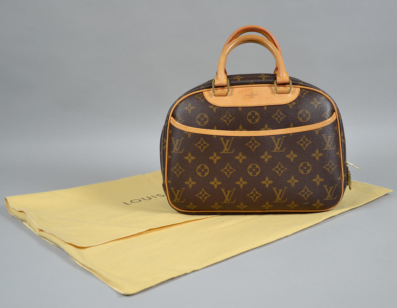 LOUIS VUITTON TROUVILLE.