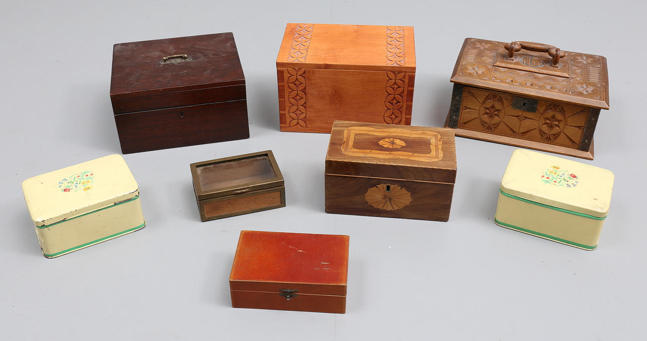 ASKAR, 8 st, trä, plåt, 18-1900-tal.