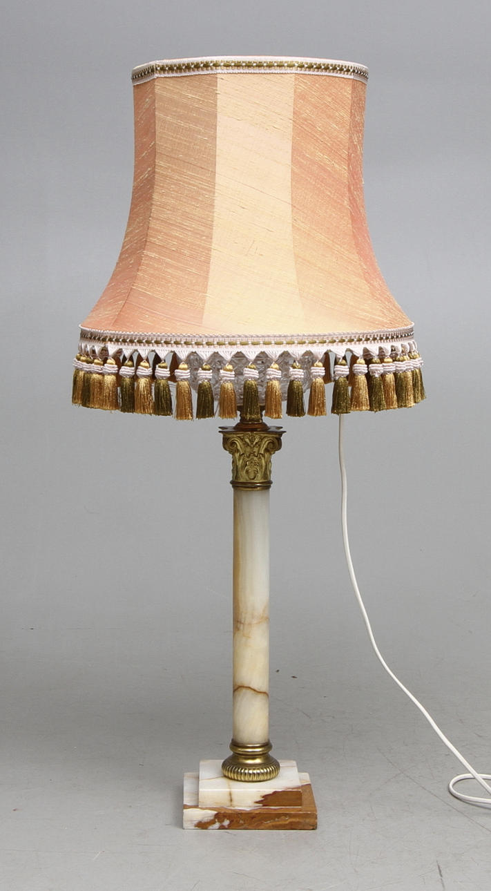 LAMPFOT, alabaster, 1800/1900 tal.