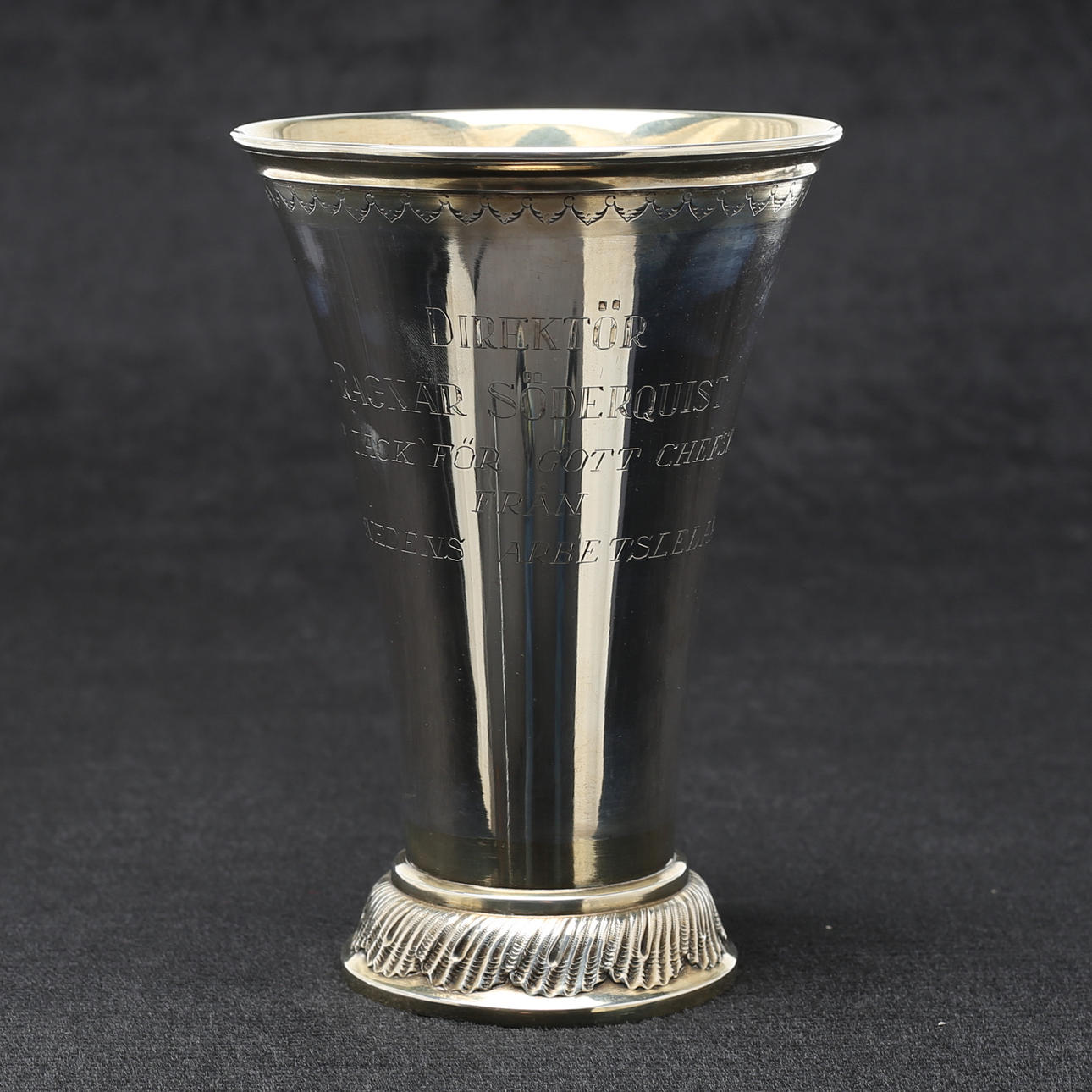 CUP/TROPHY, silver, 1946, weight 209 grams.