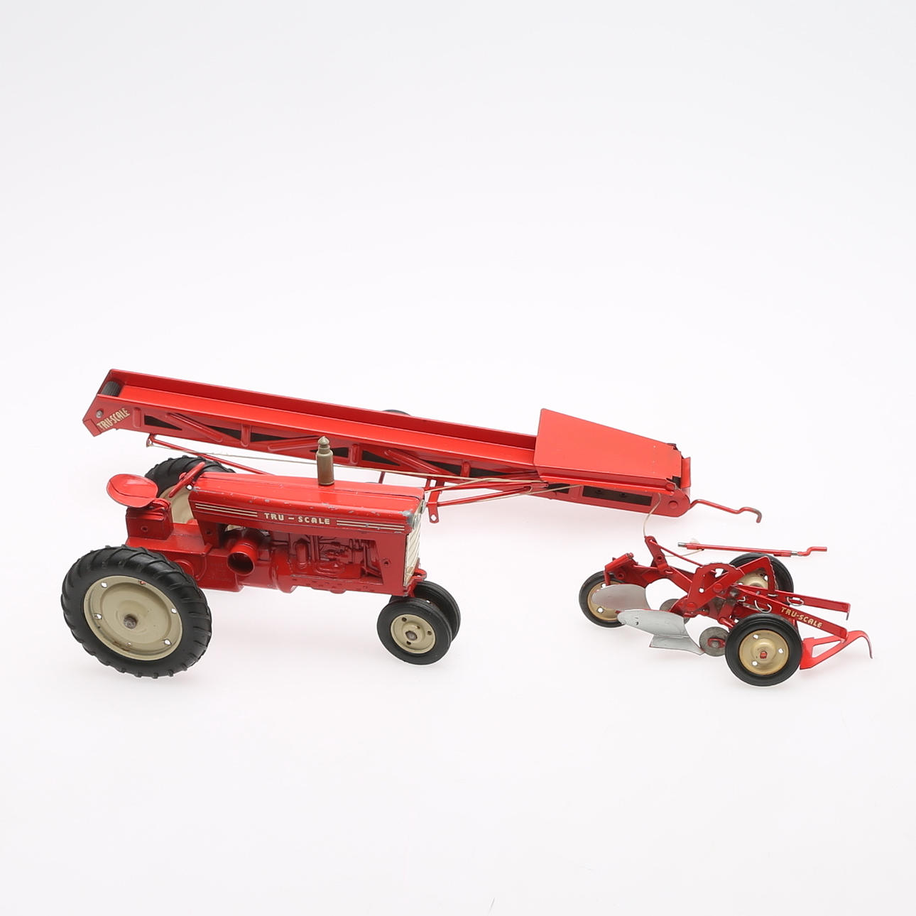 CARTER TRU-SCALE, TRAKTOR UND LANDWIRTSCHAFTLICHE AUSRÜSTUNG.