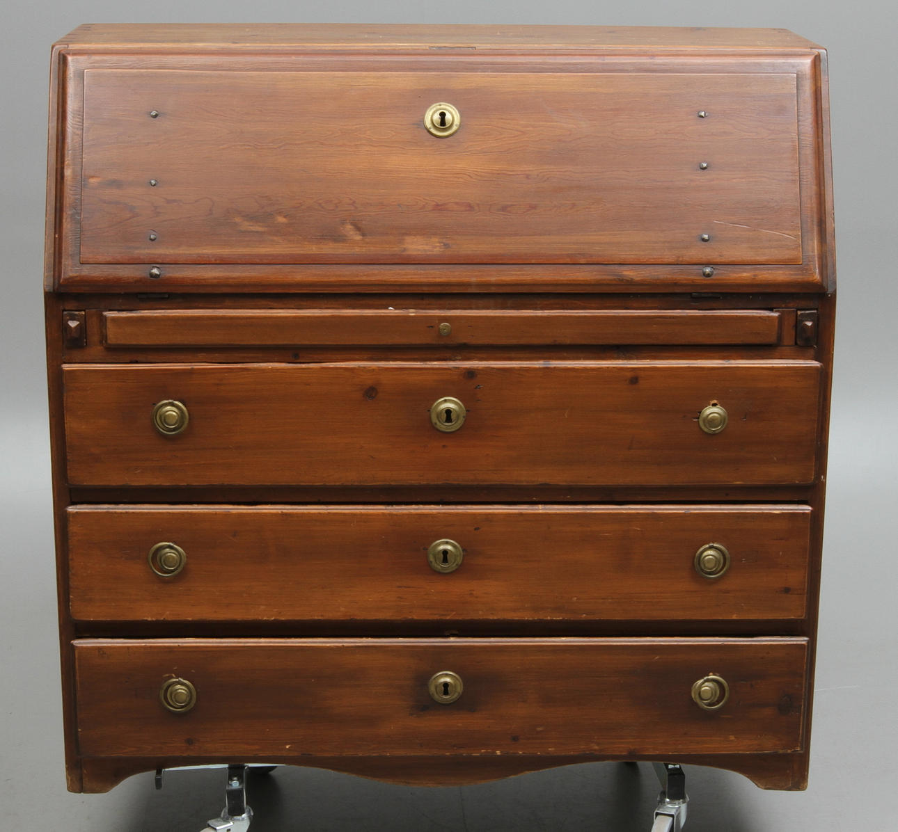 SNEDKLAFFSEKRETÄR, furu, omkring 1800.