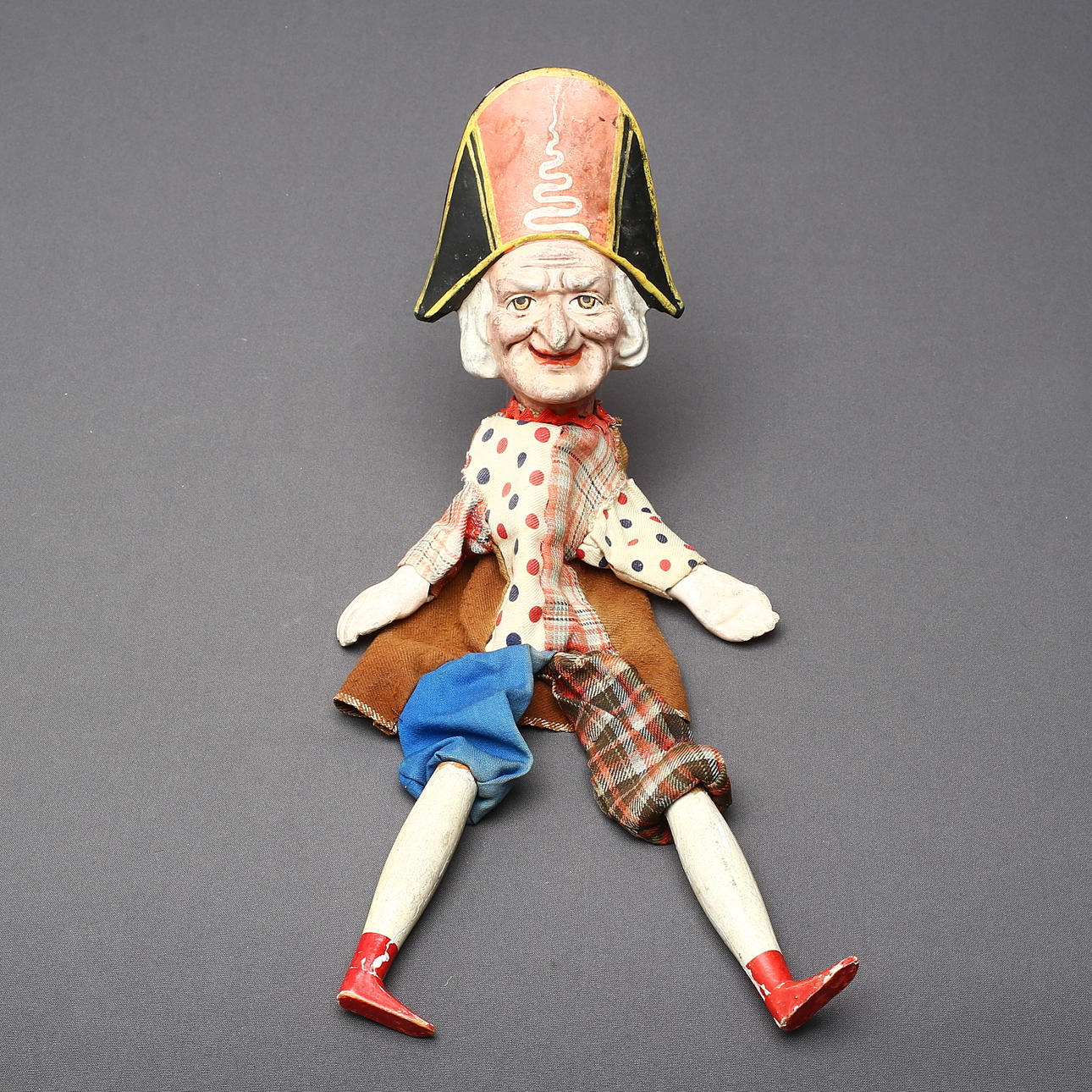 KASPERDOCKA, 1900-talets första hälft.