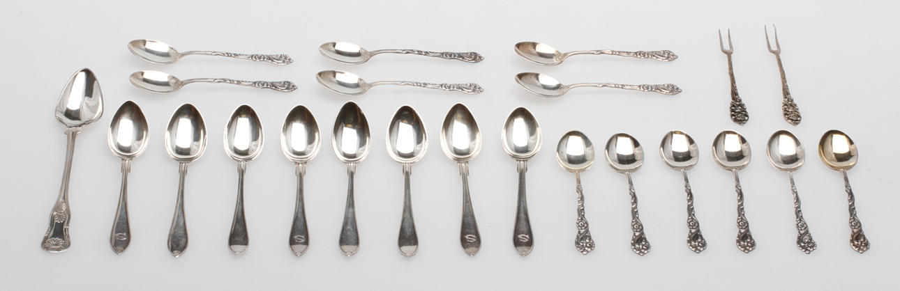 SILVERFÖREMÅL, bl.a. Sverige, vikt ca 252 gram.