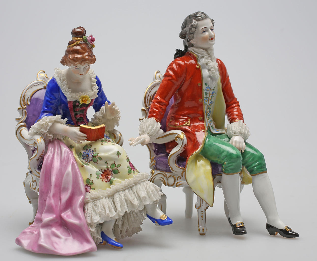 FIGURINER, ett par, rokokostil, Neapel, 1900-talets andra hälft.