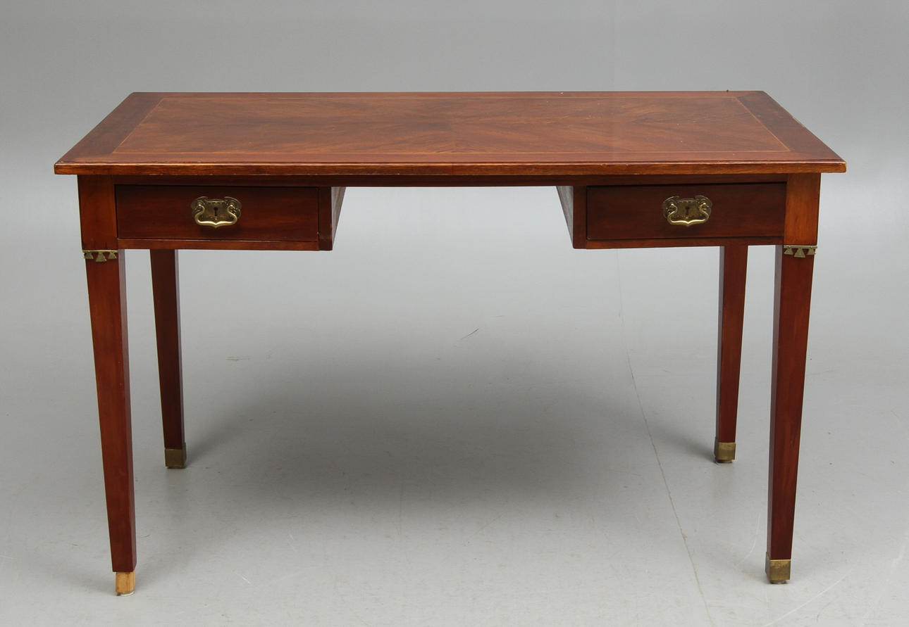 SKRIVBORD, gustaviansk stil, 1900-tal.