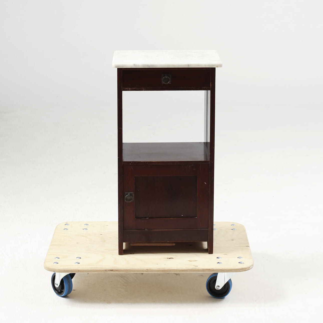 SÄNGBORD, jugend, 1900-talets början.