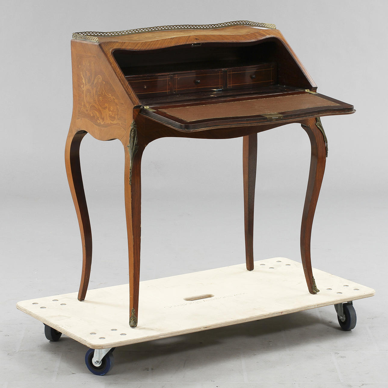 SEKRETÄR, rokokostil, 1900-tal.