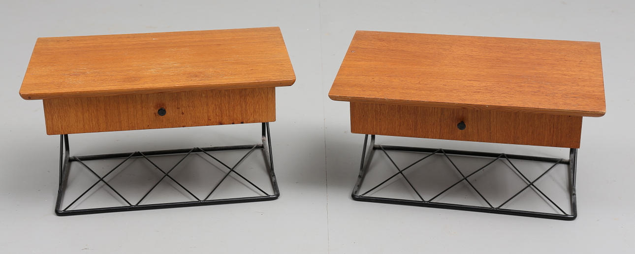 SÄNGBORD, ett par, teak och string, vägghängning, 1900-talets andra hälft.