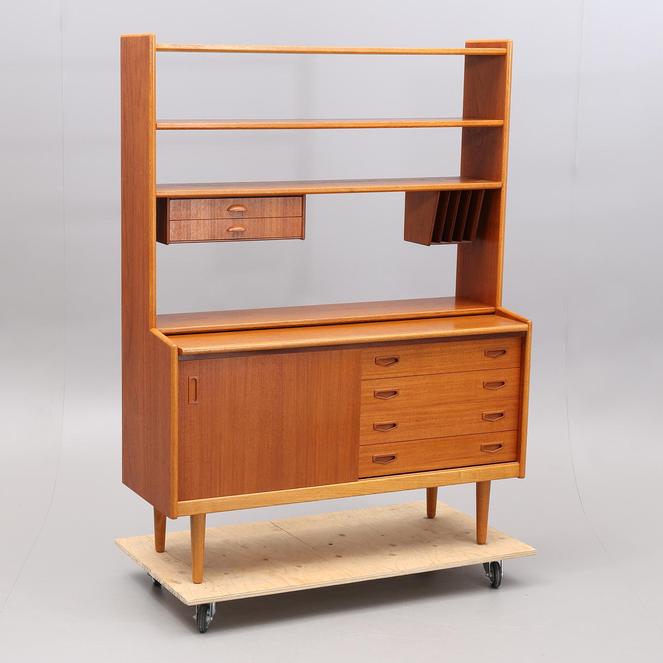 ESTANTERÍA PARA LIBROS, teca, años 50 / 60.