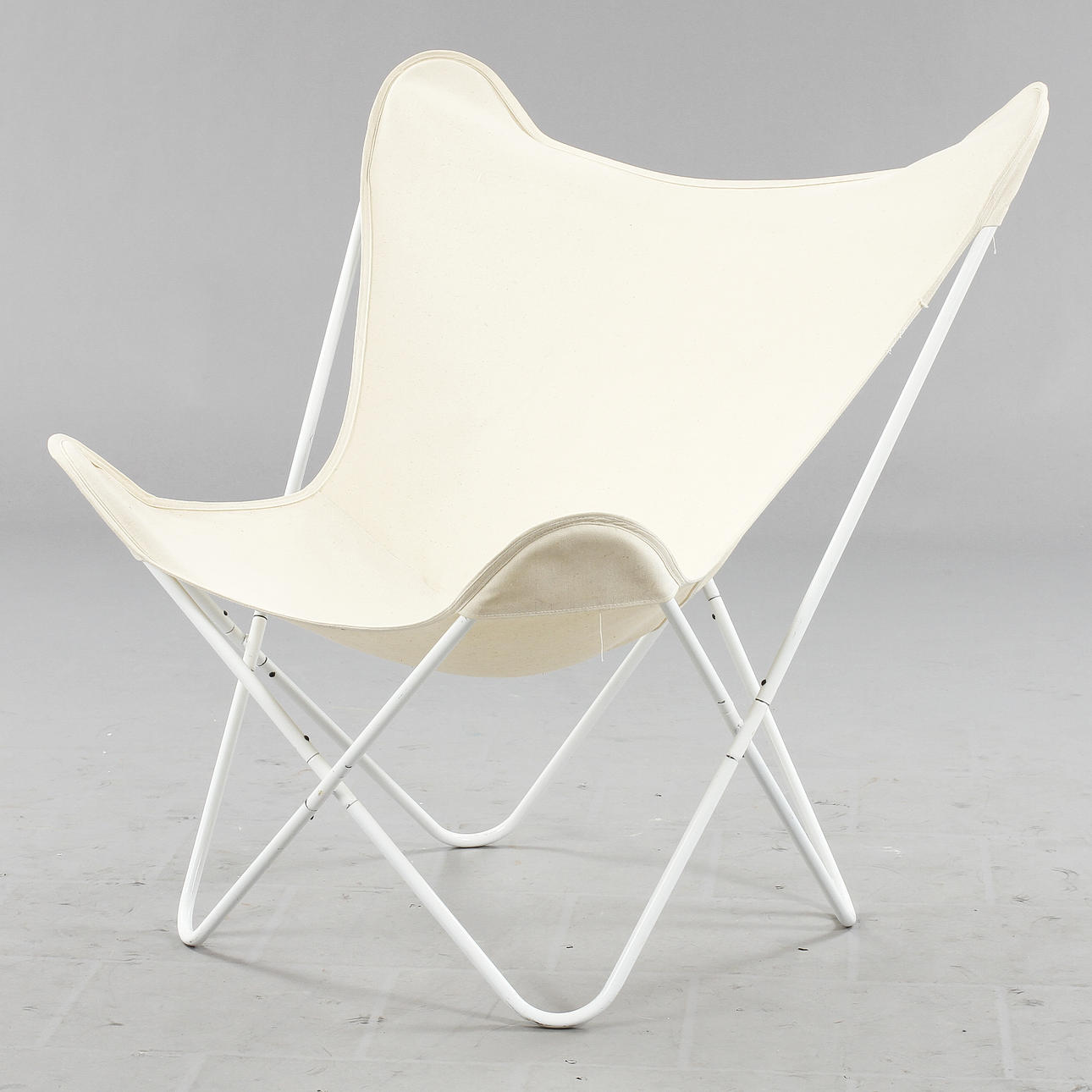 FÅTÖLJ, s k Fladdermusmodell, 1900-talets andra hälft.