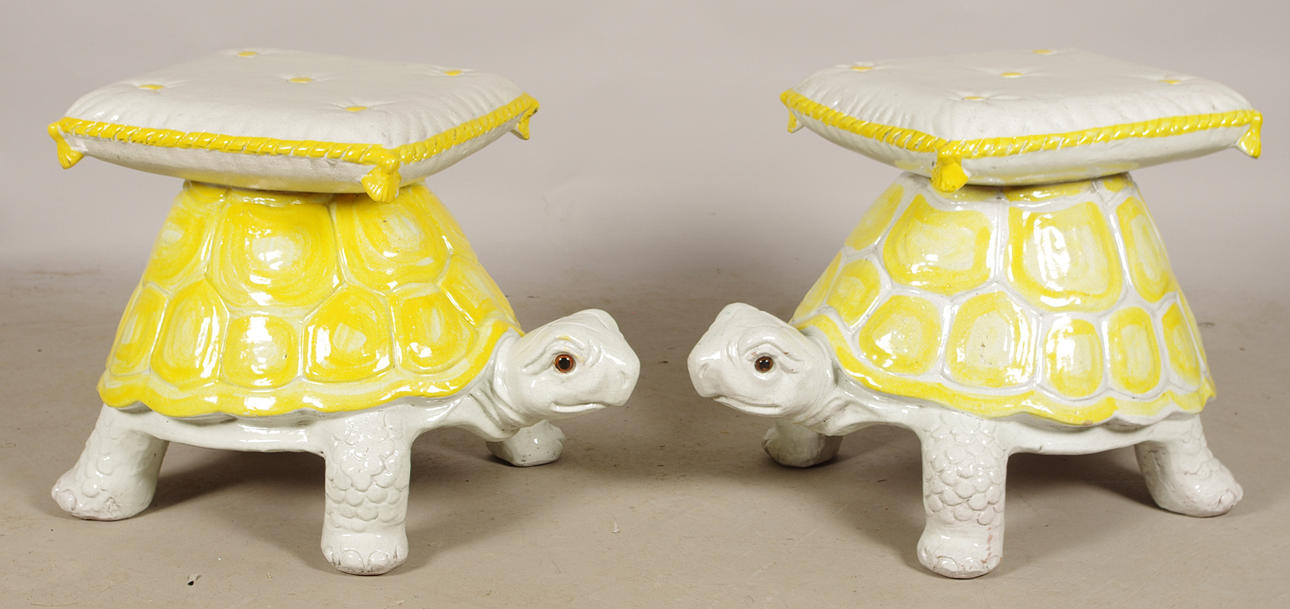 PALLAR, 1 par i form av sköldpaddor, glaserad keramik.