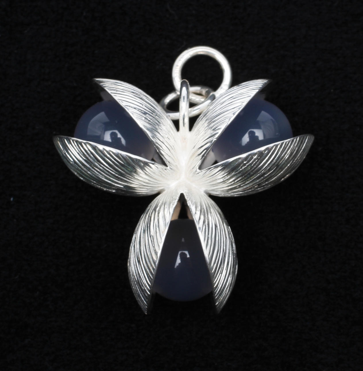 HÄNGE, silver, Elis Kauppi, Kaupittaan Kulta, Åbo, Finland.