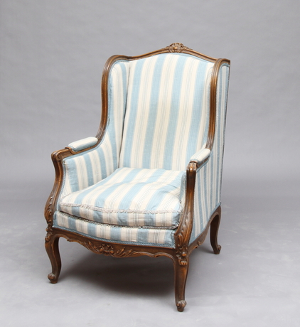 ÖRONLAPPSFÅTÖLJ, rokokostil, 1900-tal.