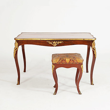 TABLE and STOOL, rococo style. Furniture - Tables - Auctionet