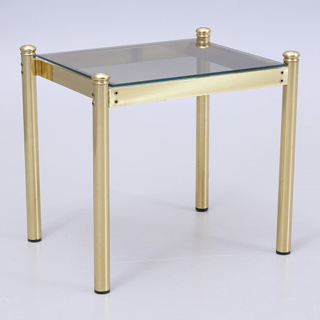 Bord på Växjö Auktionskammare Auctionet SATSBORD, rökfärgat glasmetall. Möbler Bord Auctionet