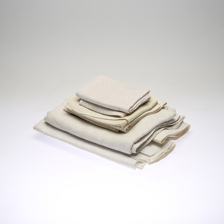 TABLE LINEN, 9 parts, incl. linen, 1900s. Carpets & Textiles - Textiles ...