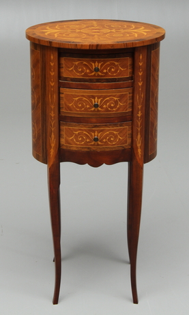 NATTDUKSBORD, Louis XVI-stil, 1900-tal.