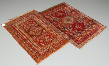 MATTOR, 2 st, orientaliska, ca 146 x 43 resp. 160 x 119.