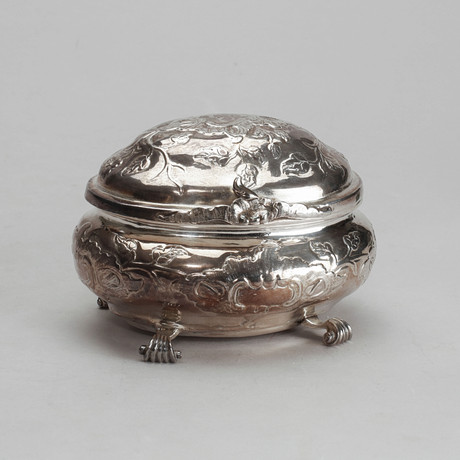 SUGAR BOX, silver, rococo style, possibly Hanau 19th century. Weight ...
