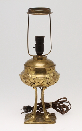 BORDSLAMPSFOT, mässing, jugend, tidigt 1900-tal.