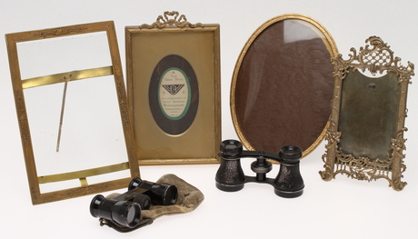 PARTI DIVERSE, 6 delar. Ramar samt kikare. 1900-tal.