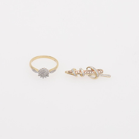 RING AND BROOCH. Jewellery & Gemstones - Other - Auctionet