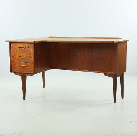 GÖRAN STRAND. Skrivbord, modell A10, Lelångs möbelfabrik SKRIVBORD, teak, modell A10, Lelångs möbelfabrik, 195060
