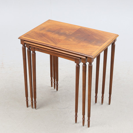 SATSBORD, 3 delar, 1900 tal. Möbler Bord Auctionet SATSBORD, tre delar, 1900 tal. Möbler Bord Auctionet