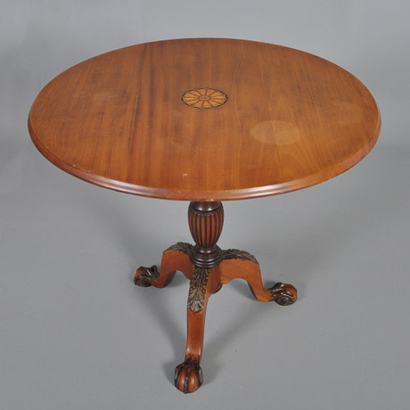 Laholms Auktionskammare Auctionet Bord på Laholms Auktionskammare Auctionet