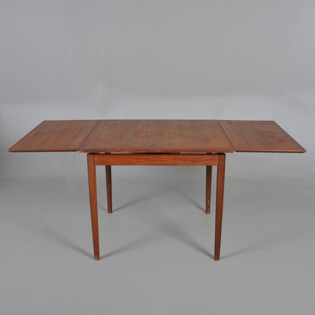 Alla föremål på Laholms Auktionskammare Auctionet Bord på Laholms Auktionskammare Auctionet