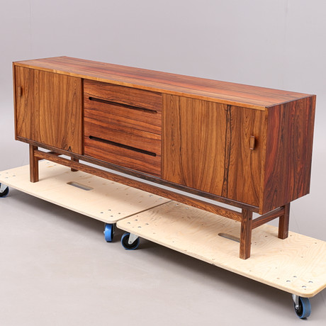 NILS JONSSON. Sideboard, jacaranda, 