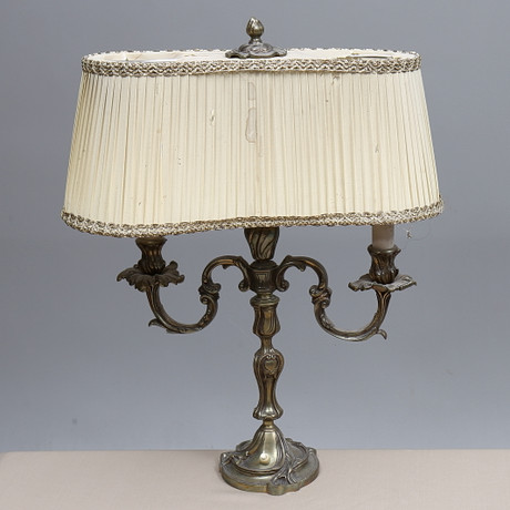 LÁMPARA DE MESA, estilo rococó, latón, siglo XX. Lámparas e Iluminación ...