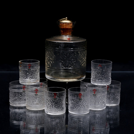 SNAPSFLASKA med 10 GLAS, Skruf, 1900-talets andra hälft. Glas ...