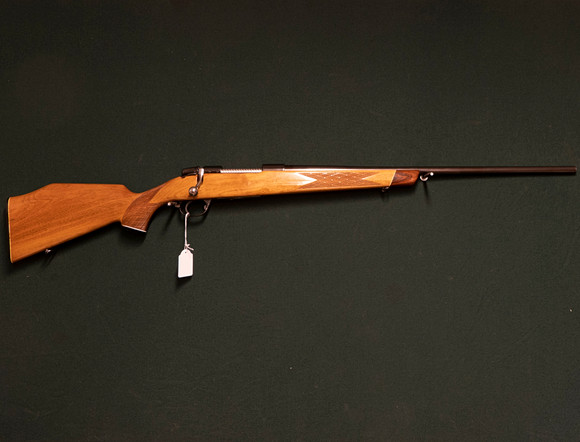 Husqvarna, modell 1900 "Trofé" , kaliber 30-06, tillv.nr 379520, se-nr SE1271738.