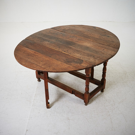 BOARDING TABLE, 19th century, oak, baroque style, turned legs, rounded ...
