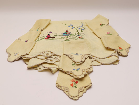 TABLE LINEN, hand-embroidered thread, second third of the 20th century ...