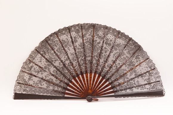 19TH CENTURY PERICÓN LACE FAN. Art - Other - Auctionet