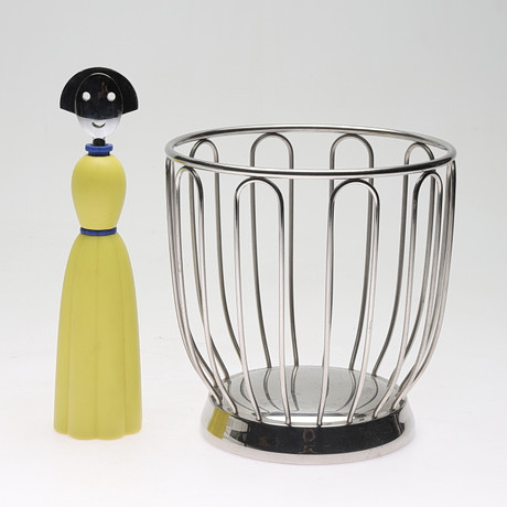 ALESSI. 2 delar, fruktskål och pepparkvarn, rostfritt stål, 1900-talets ...