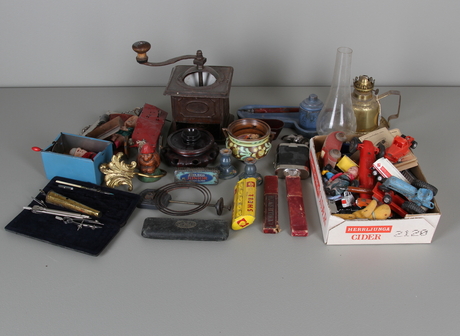 A Collection MISCELLANEOUS, i.a. toys. Toys - Auctionet