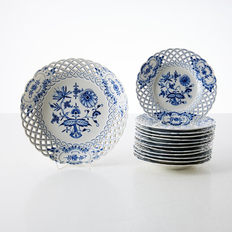 FRUIT SERVICE, 13 dlr, porcelain, Meissen, Onion pattern, third sorting ...