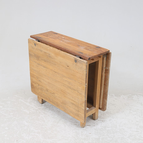 SLAG TABLE, 1800s / 1900s. Furniture - Tables - Auctionet