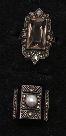 RINGAR, 2 st, 18k guld, tot. vikt 8,8 g.